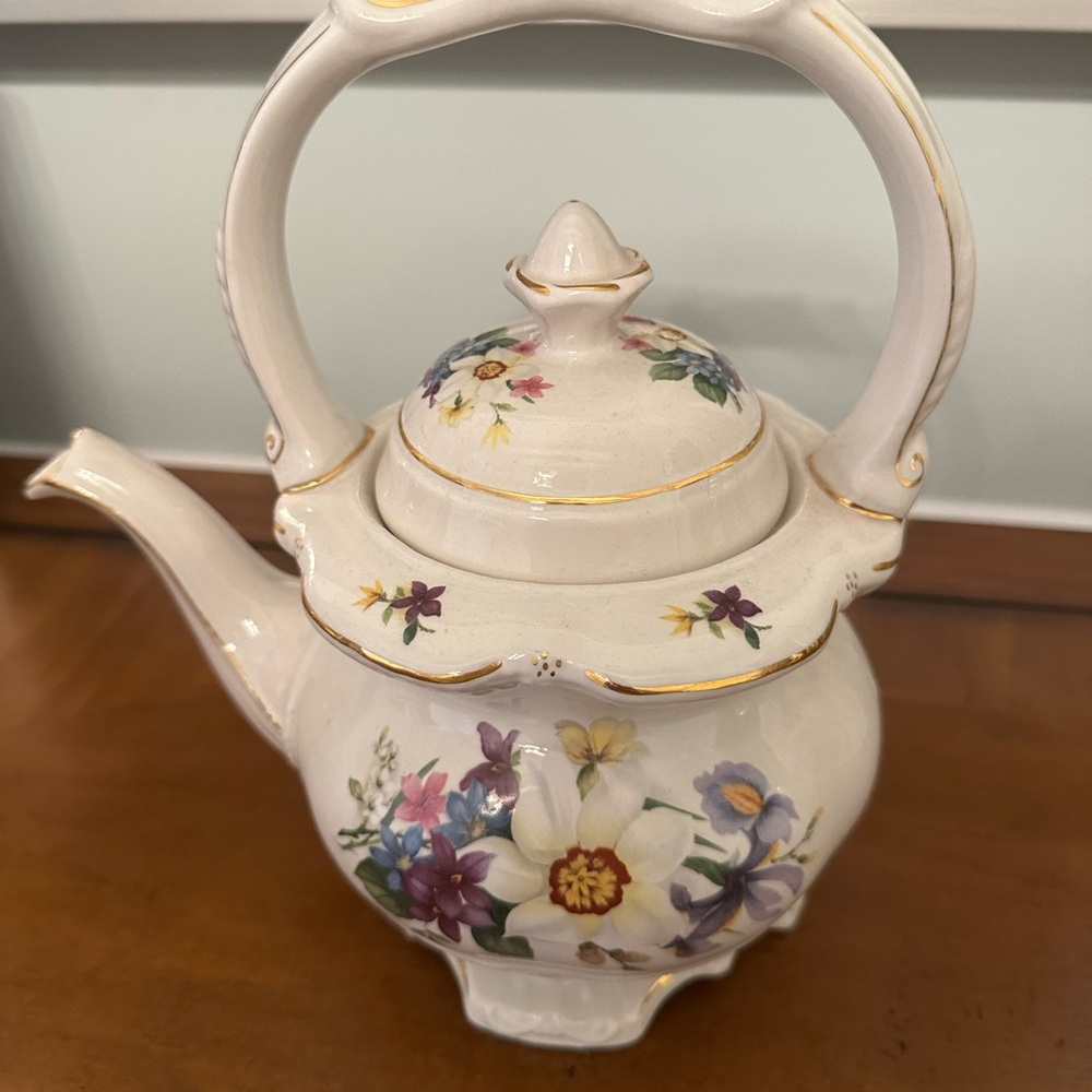 Floral Ceramic Teapot with Handle